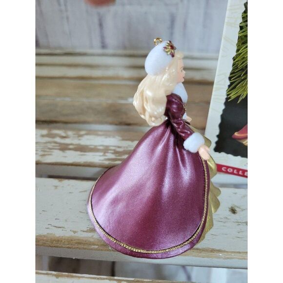 Hallmark Holiday Barbie 1996 4th ornament Xmas hol - Picture 5 of 6